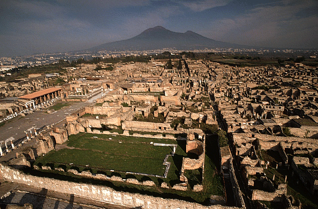 Csendben pusztul Pompeji városa