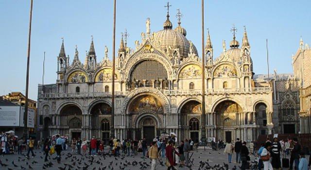 Itália legszebb templomi műkincsei. 1 rész