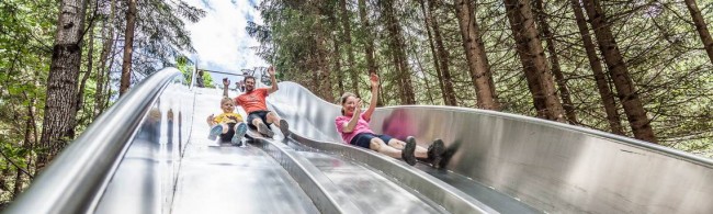 waldrutschenpark-familie-ausflug