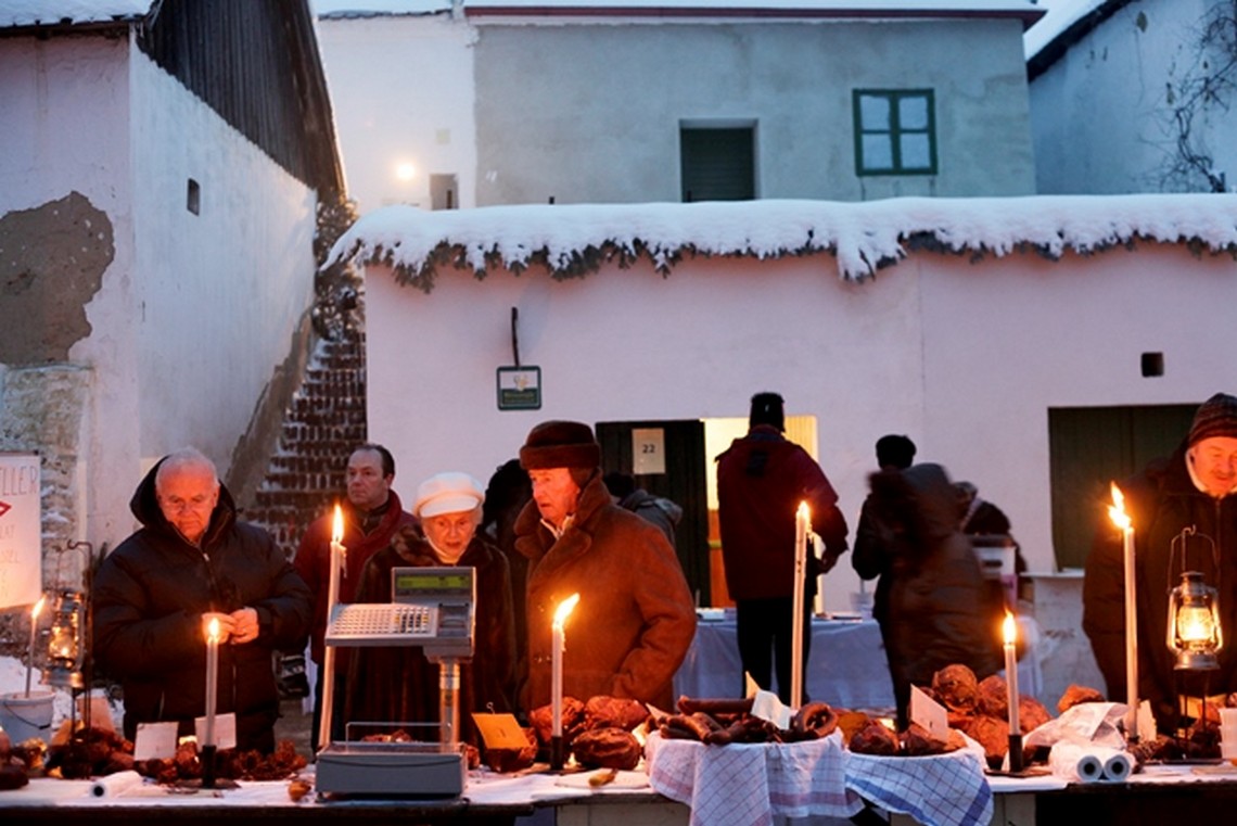 Adventi vásárok Bécs közelében