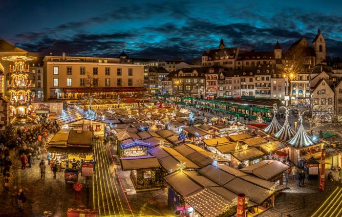 Sült mandula és forralt bor: A svájci karácsonyi piacok visszatértek