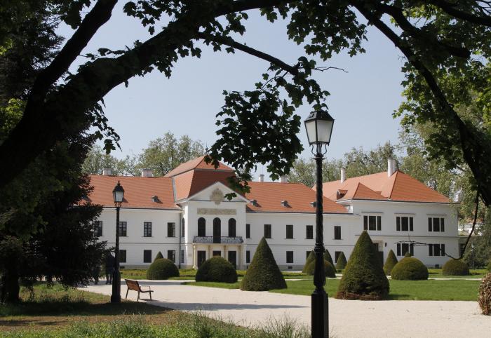 Újra régi fényében ragyog Nyugat-Magyarország leghíresebb kastélya