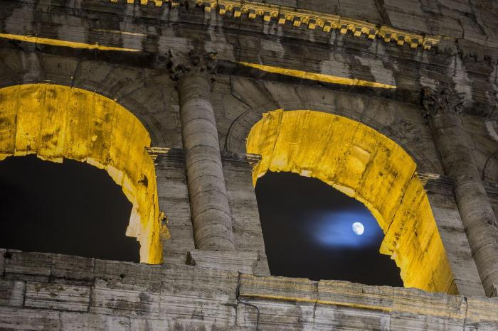 Rómában májustól éjszaka is látogatható az ókor legikonikusabb helyszíne