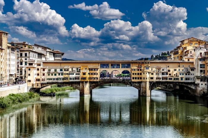 Firenze története során először restaurálja a Ponte Vecchio-t
